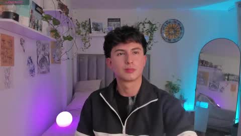 Snapshot of aidan_hale chatting on October 6, 8:50 pm A H online show from October 6, 8:50 pm