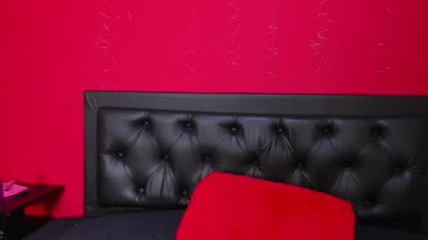 Ailyn online show from March 4, 8:04 pm