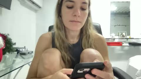 Aile online show from December 5, 9:39 am