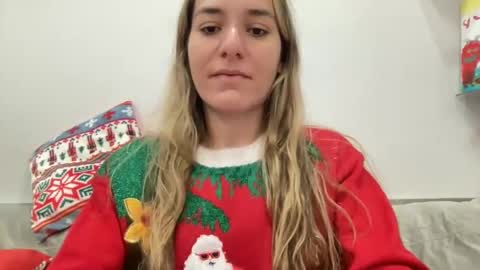 Snapshot of ailebun chatting on December 25, 3:40 am Aile online show from December 25, 3:40 am