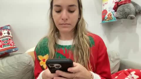 Snapshot of ailebun chatting on December 25, 6:52 am Aile online show from December 25, 6:52 am