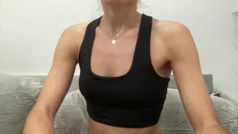 Snapshot of ailebun chatting on December 31, 11:53 am Aile online show from December 31, 11:53 am