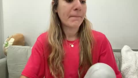 Snapshot of ailebun chatting on January 13, 12:35 pm Aile online show from January 13, 12:35 pm