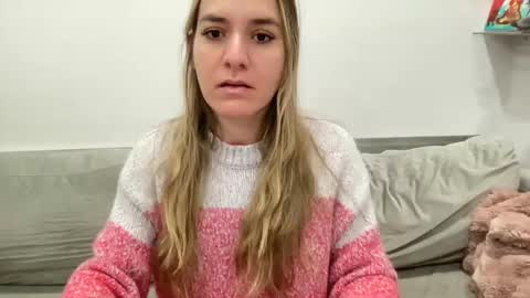 Snapshot of ailebun chatting on January 16, 4:28 am Aile online show from January 16, 4:28 am