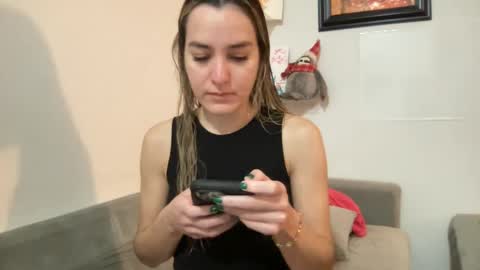 Snapshot of ailebun chatting on January 24, 7:07 pm Aile online show from January 24, 7:07 pm