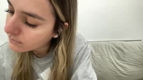 Snapshot of ailebun chatting on January 26, 11:06 am Aile online show from January 26, 11:06 am