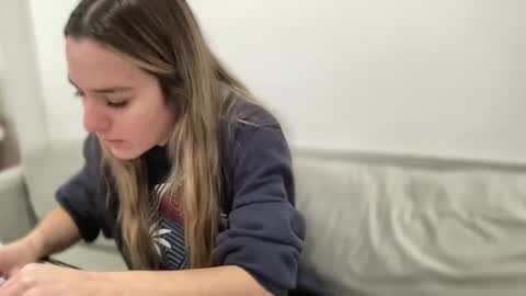 Snapshot of ailebun chatting on January 29, 7:25 am Aile online show from January 29, 7:25 am