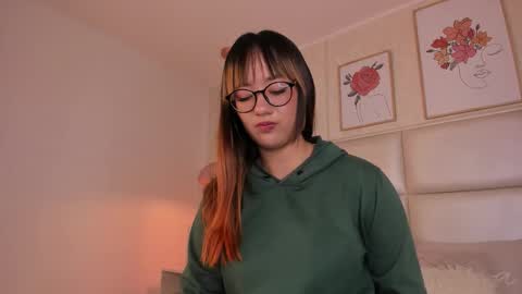 Snapshot of aily_yozuko chatting on October 17, 2:48 am Aily Yozuko online show from October 17, 2:48 am