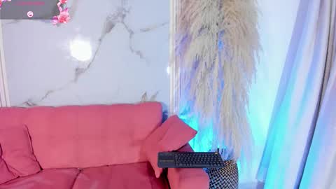 Ailyn online show from October 25, 7:05 am