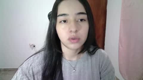 Snapshot of aineangeel chatting on October 5, 1:26 am AINE online show from October 5, 1:26 am