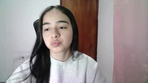 Snapshot of aineangeel chatting on October 9, 12:19 am AINE online show from October 9, 12:19 am