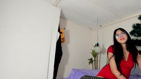 Snapshot of ainoa_pink chatting on November 28, 1:03 pm Ainoa online show from November 28, 1:03 pm