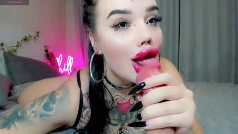 Aira online show from November 1, 3:08 am