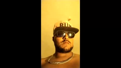 Snapshot of airoon91 chatting on October 10, 11:20 am airoon91 online show from October 10, 11:20 am