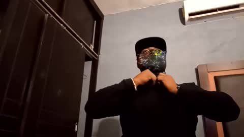 Snapshot of airoon91 chatting on November 26, 10:05 am airoon91 online show from November 26, 10:05 am