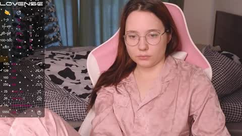 Snapshot of airyhill chatting on December 24, 8:22 am airyhill online show from December 24, 8:22 am