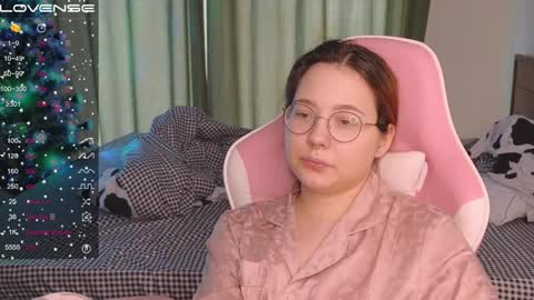 Snapshot of airyhill chatting on December 27, 11:28 am airyhill online show from December 27, 11:28 am