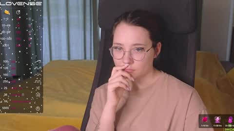 Snapshot of airyhill chatting on January 16, 8:11 am airyhill online show from January 16, 8:11 am