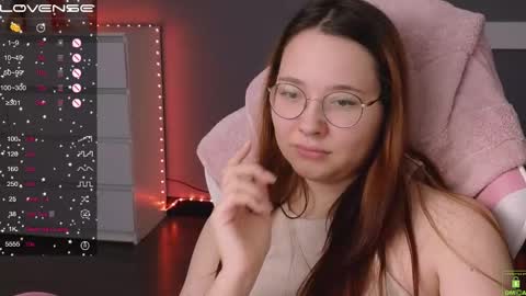 Snapshot of airyhill chatting on February 10, 8:21 pm airyhill online show from February 10, 8:21 pm