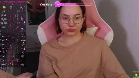 Snapshot of airyhill chatting on October 6, 3:15 am airyhill online show from October 6, 3:15 am