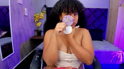 Snapshot of aisha_linh chatting on November 14, 8:07 pm Aisha online show from November 14, 8:07 pm