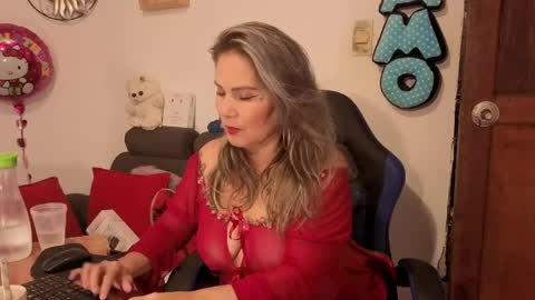 Aisha online show from April 8, 4:40 pm