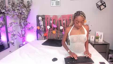 aishalehmann online show from October 15, 11:32 am