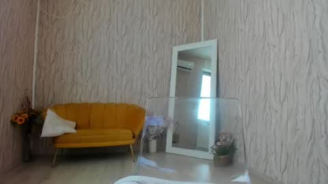 Snapshot of aisharouhi chatting on February 10, 9:25 am Aisha online show from February 10, 9:25 am