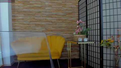 Snapshot of aisharouhi chatting on September 12, 4:12 am Aisha online show from September 12, 4:12 am