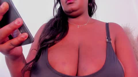 Snapshot of aishazaa chatting on November 13, 2:49 pm aishazaa online show from November 13, 2:49 pm