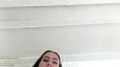 Snapshot of aishelyng20 chatting on November 18, 1:44 am aishelyng20 online show from November 18, 1:44 am