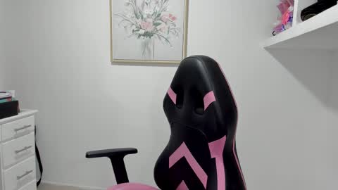 VALENTINA  independent online show from September 22, 6:37 am