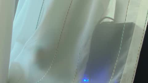 Snapshot of aitanna_love chatting on October 4, 12:36 pm Aitanna Love online show from October 4, 12:36 pm