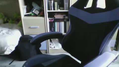 aitorycheeto2003 online show from April 1, 3:31 pm