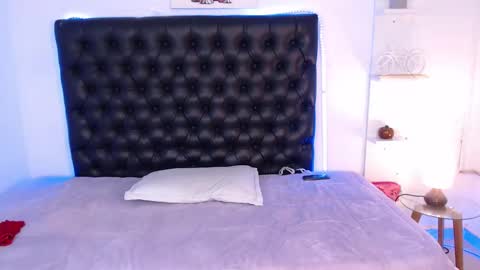 Snapshot of aixa_shaw chatting on December 24, 6:50 pm AIXA online show from December 24, 6:50 pm