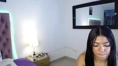 Snapshot of aixa_shaw chatting on February 11, 11:33 pm AIXA online show from February 11, 11:33 pm