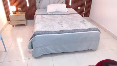 Snapshot of aixa_shaw chatting on September 18, 12:07 pm AIXA online show from September 18, 12:07 pm