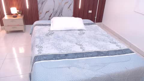 Snapshot of aixa_shaw chatting on September 26, 12:31 pm AIXA online show from September 26, 12:31 pm