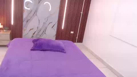 Snapshot of aixa_shaw chatting on October 21, 12:50 pm AIXA online show from October 21, 12:50 pm