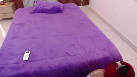 Snapshot of aixa_shaw chatting on November 1, 12:29 pm AIXA online show from November 1, 12:29 pm