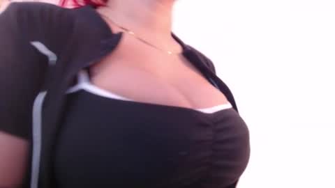 Snapshot of aixa_shaw chatting on November 11, 1:11 pm AIXA online show from November 11, 1:11 pm