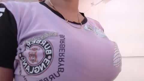 Snapshot of aixa_shaw chatting on November 15, 12:13 pm AIXA online show from November 15, 12:13 pm