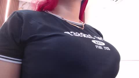 Snapshot of aixa_shaw chatting on November 22, 12:15 pm AIXA online show from November 22, 12:15 pm