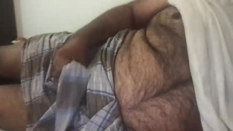 Snapshot of ajeeb_najeeb chatting on February 15, 8:22 am BigHairyGuy online show from February 15, 8:22 am