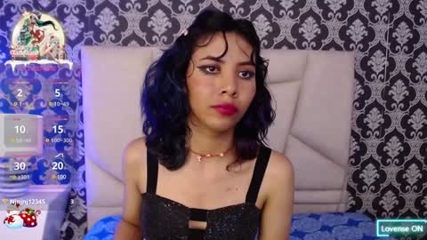 A K A N E  U W U online show from December 31, 2:58 pm