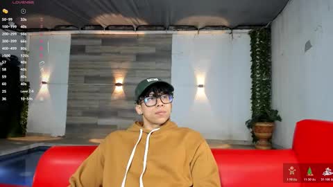 akazaboy online show from December 14, 5:13 am