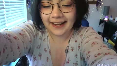 Aki . online show from October 15, 8:53 pm