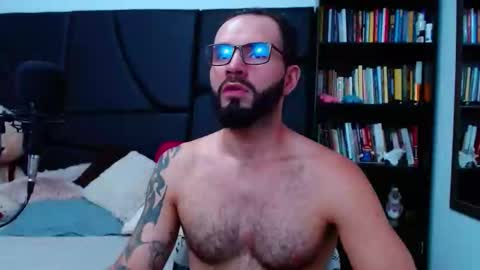 akiles online show from December 17, 11:11 pm