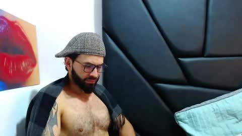 akiles online show from February 11, 1:21 am