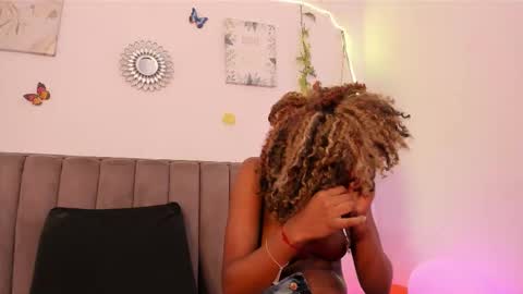 Snapshot of akirastone_ chatting on November 15, 6:37 pm akirastone_ online show from November 15, 6:37 pm